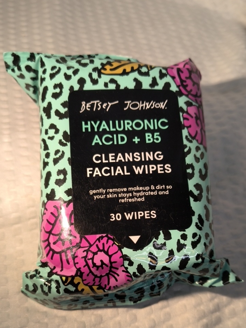 Betsey Johnson Mint Green & Pink Floral Cleansing Wipes 30 Wipes